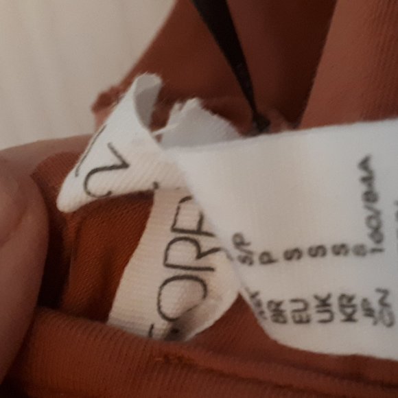 NWOT Forever 21 Crop top size small - Picture 3 of 3